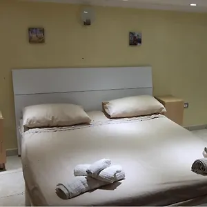 https://la-mansardina-naples.hotels-amalfi.com